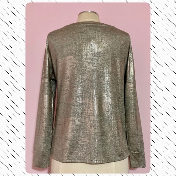 👛👠FOURTEEN PLACE METALLIC BLOUSE NWT Sz S/ M👛👠 - Picture 2 of 16